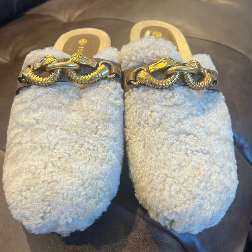Tory Burch Women's Jessa Shearling Clogs, Buttermilk/Royal Tan size 10